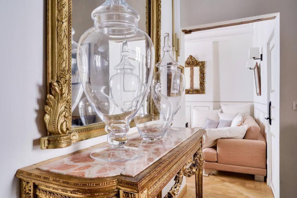 Grandiose Appartement Au Coeur De Parijs Buitenkant foto