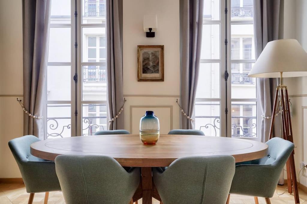 Grandiose Appartement Au Coeur De Parijs Buitenkant foto